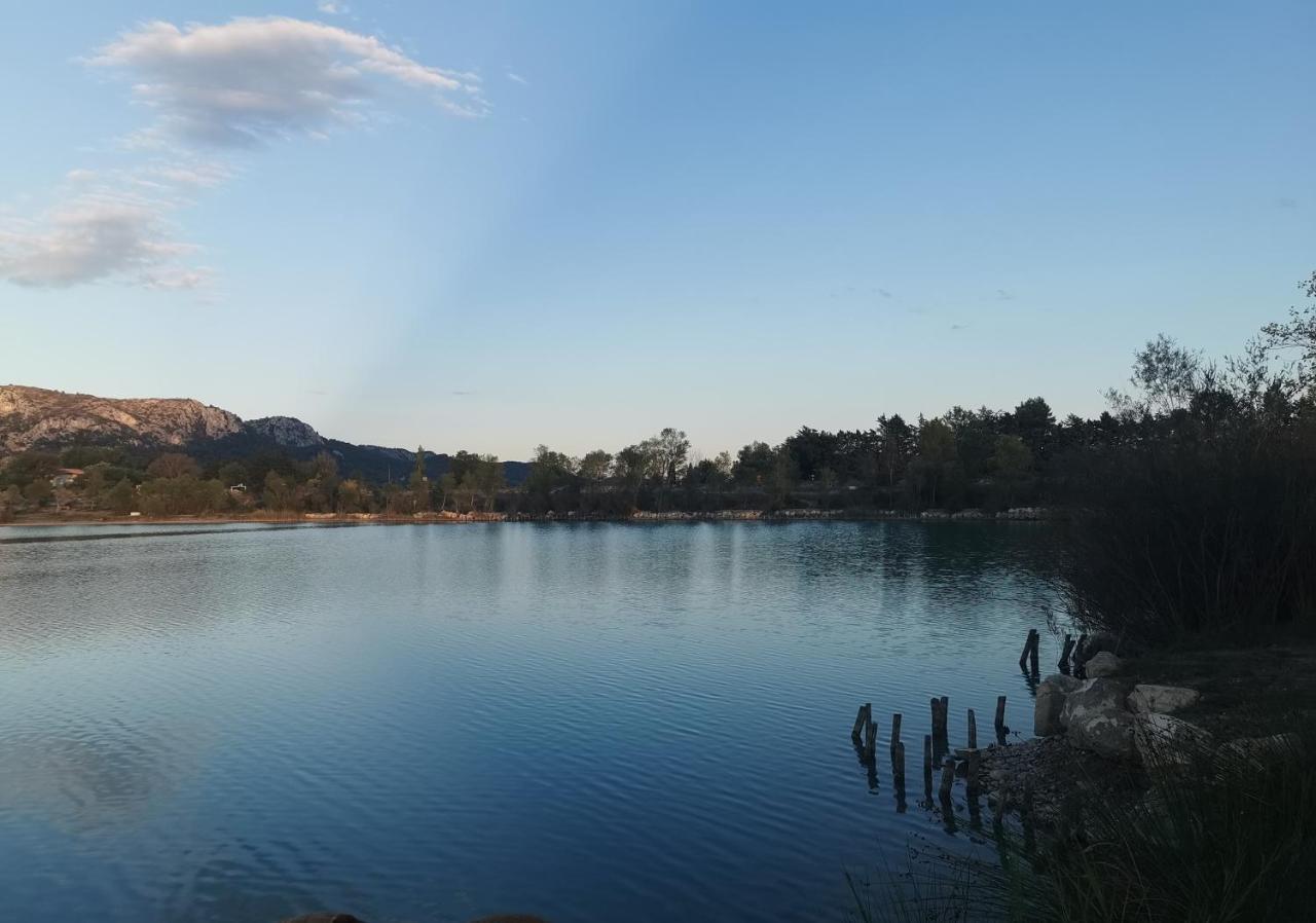 Aux Portes Du Luberon Cheval-Blanc ภายนอก รูปภาพ